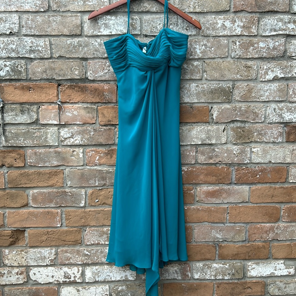 David’s bridal turquoise formal dress. With removable straps. Size 6.